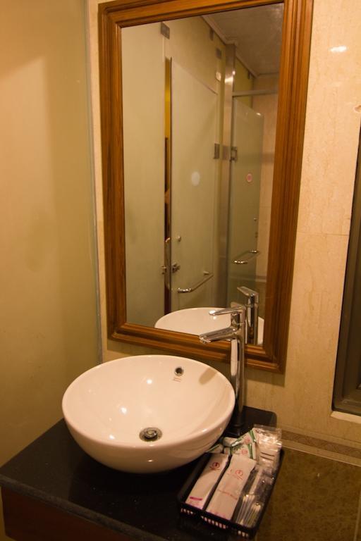 Millennium Hotel Rangoon Buitenkant foto