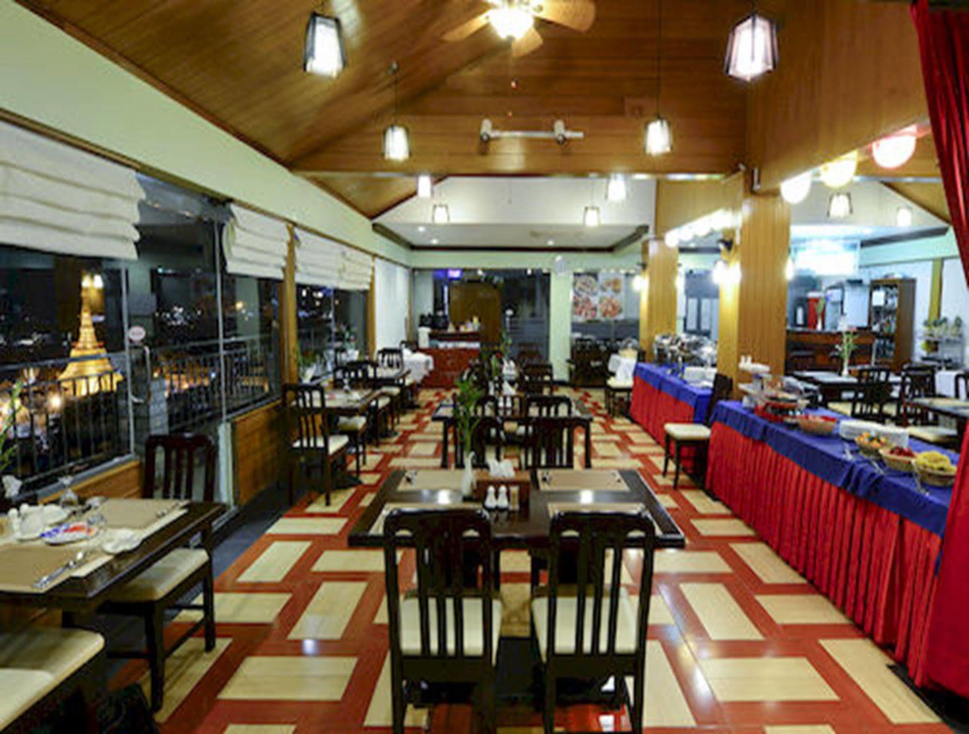 Millennium Hotel Rangoon Buitenkant foto
