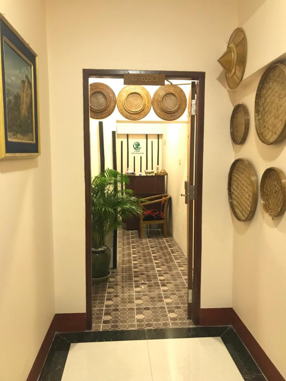 Millennium Hotel Rangoon Buitenkant foto